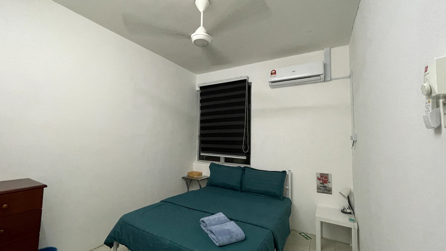 Comfortable Bedroom 2